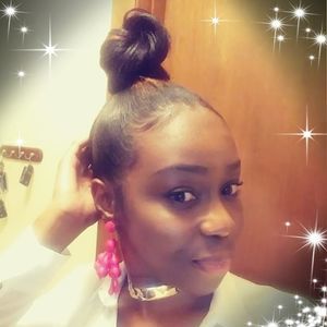 Meet your Posher, Crystal